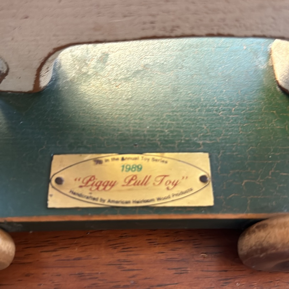 Vintage Piggy Pull Toy - American Heirloom Wood Products - Picture 4 of 5
